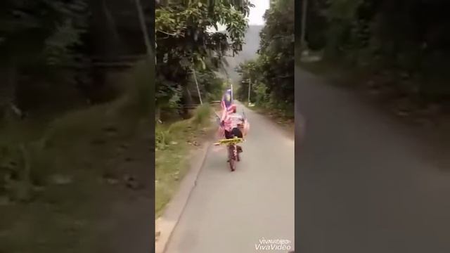 Wafiy Adam .. Sekolah Kebangsaan Teroi penuh semangat Kemerdekaan смотреть онлайн