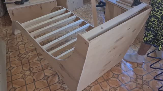 Шикарный шезлонг своими руками. Делаем шезлонг. Как сделать шезлонг. Делаем мебель своими руками. смотреть онлайн