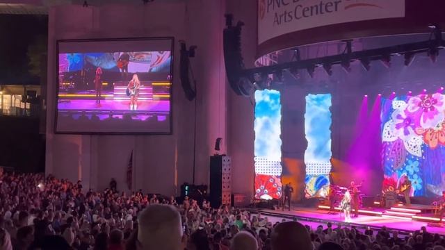 Miranda Lambert - If I Was a Cowboy￼ (official NJ/NY’r intro) смотреть онлайн