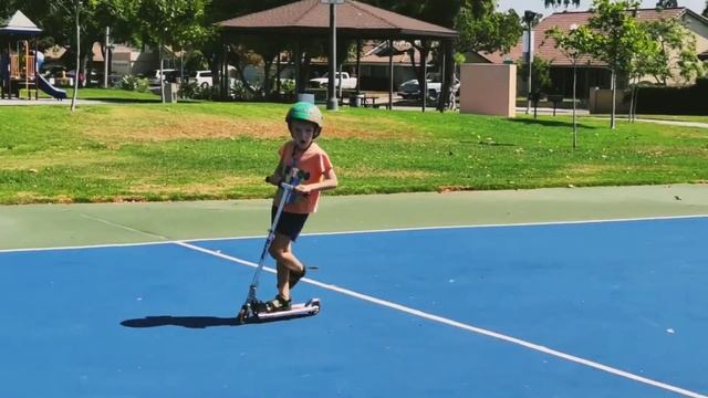 Super Max на самокаті ❤️ #happy #scooter смотреть онлайн