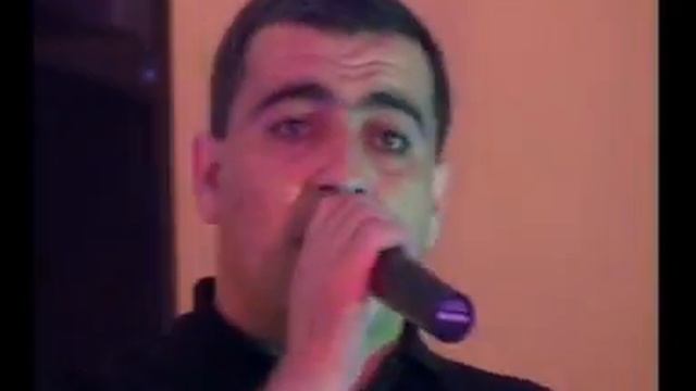 Hayko - Ashxarum Sirelem QezIm Anusch Mayrik