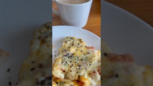 Доброе утречко 🍳☕️❤️#завтрак #вкусно #подомашнему #омлет #кофе #икра #германия #vlogs #shorts #life смотреть онлайн