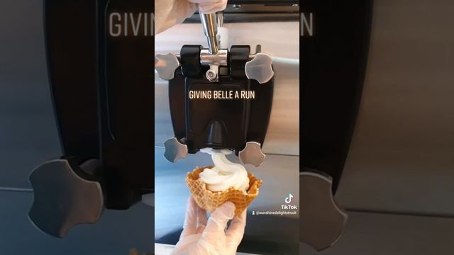 Pouring some SOFT SERVE for menu testing!! 🍦🍦 смотреть онлайн