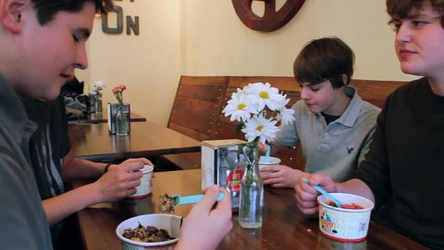 The Pump House Frozen Yogurt Bar смотреть онлайн