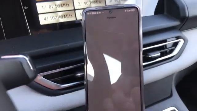 Процесс зарядки и не удобство расположения управления климата на руле EVOLUTE I-PRO/ Эволют айпро