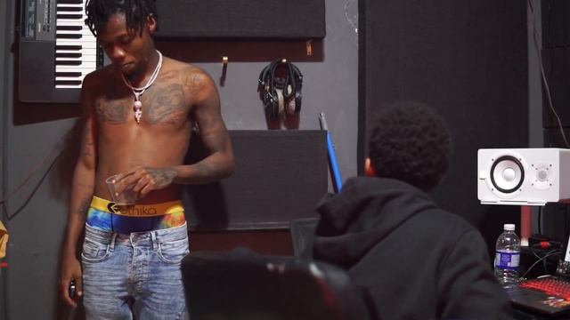 Likkle Vybz In Studio *previews Lemonade* Ft Vybz Kartel