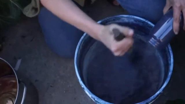 How To Mix an Indigo Vat Using Our Natural Indigo Kit смотреть онлайн
