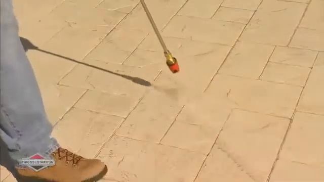Save Time with the Rotoscrub Wide Nozzle by Briggs & Stratton смотреть онлайн