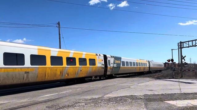 Siemens Charger! VIA Detours! Awesome railfanning around Mile 15! смотреть онлайн