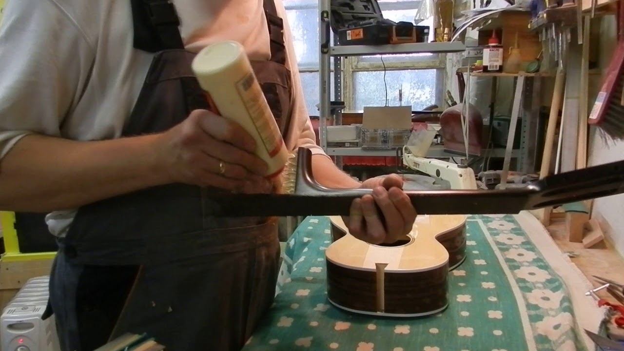 Вклеивание грифа гитары на ласточкин хвост. смотреть онлайн