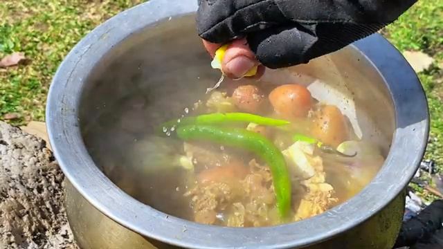 Готовим еду на природе смотреть онлайн