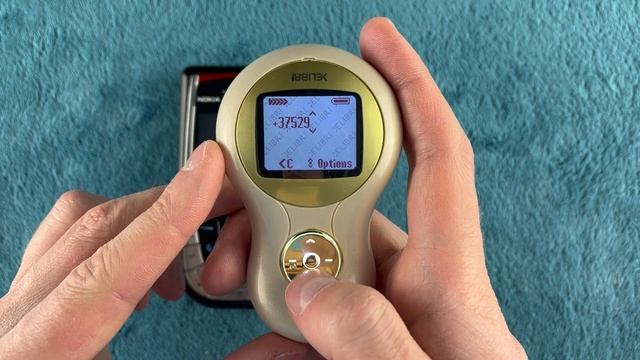 Dialing a phone number on a weird phone. Siemens Xelibri 8 смотреть онлайн