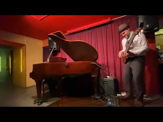 “Night and day” смотреть онлайн