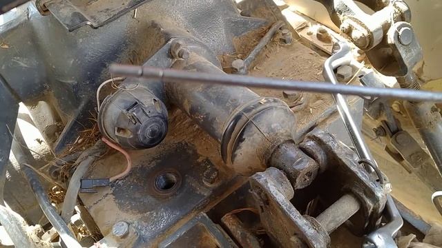 Tractor ke hydraulic oil ka level check karna Hydraulic oil kaise check Karen Hydraulic oil Kitna h смотреть онлайн