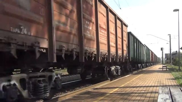 Тепловозы 2ТЭ10У-0184+2ТЭ10М-3452(