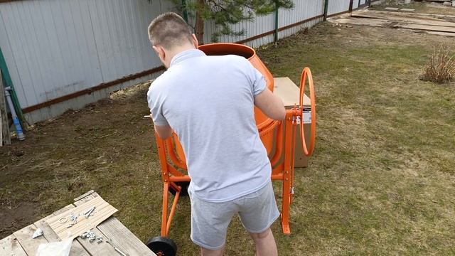 Бетономешалка СтройМаш на 200 литров из магазина Оби. Покупка и сборка. смотреть онлайн