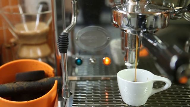 Double Espresso Pull смотреть онлайн
