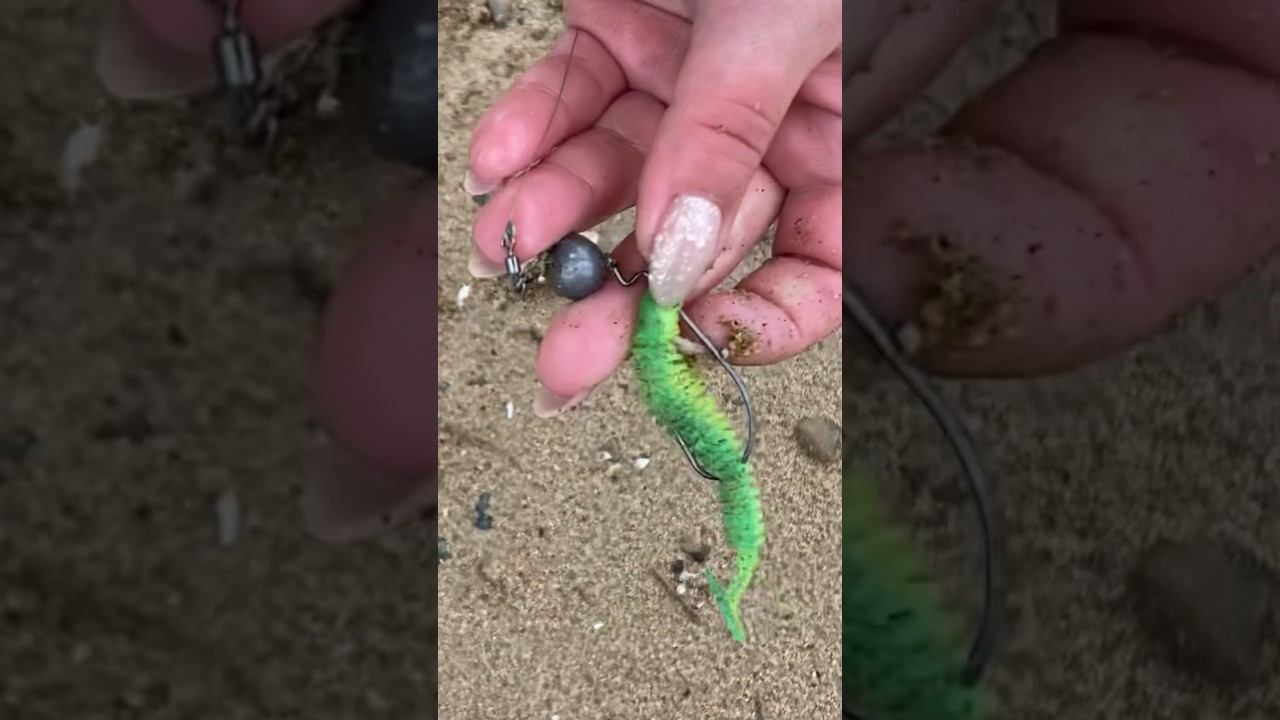 Эта джиг приманка косит щуку при каждом запросе! Рыбачка чуть не осталась без удочки!  #рыбалка