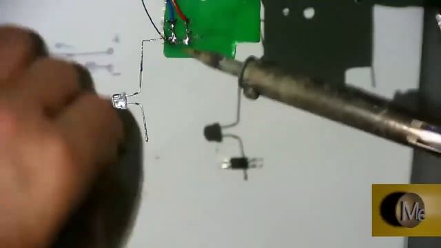 Как устроен оптрон (How an optocoupler works) смотреть онлайн