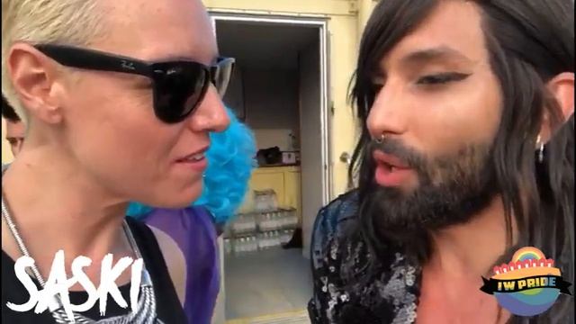 Saski chats to Conchita смотреть онлайн