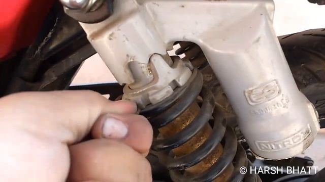 How To Adjust nitrox rear Suspension in BAJAJ Pulsar смотреть онлайн