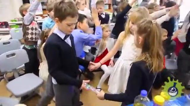 Научное шоу Занимательная физика и химия смотреть онлайн