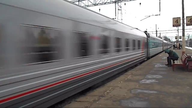Электровоз ЧС2Т-1064 с поездом смотреть онлайн