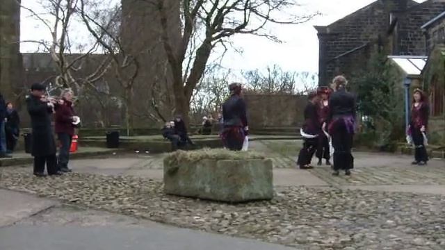 Heptonstall Pace Egg Play I смотреть онлайн