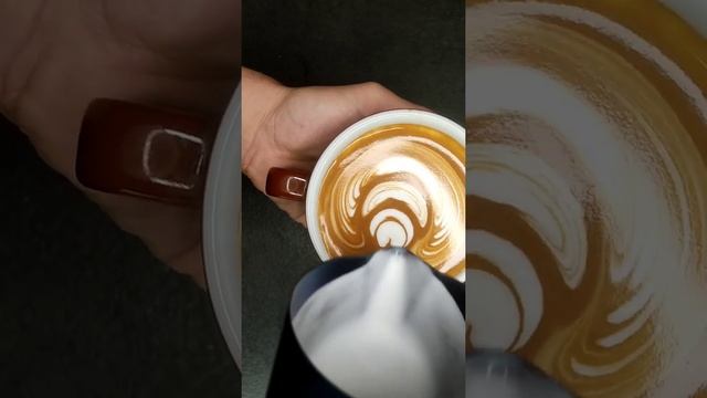 My cappuccino "korean-style" #cappuccino #latteart #tutorial #coffeelover #pattern #tulip смотреть онлайн