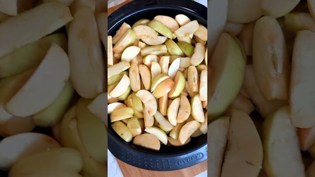 TARTE TATIN : Apple French Pie #shorts смотреть онлайн