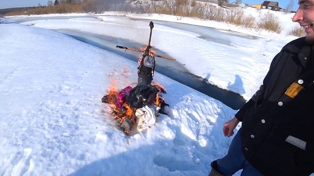 МАСЛЕНИЦА 2024 В Городе Любиме СОЖГЛИ ЧЮЧЕЛО ЖАРИМ БЛИНЫ //УГАРНЫЙ ВЫПУСК.// смотреть онлайн