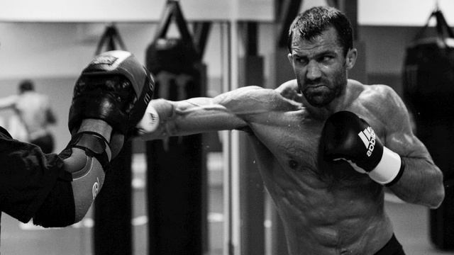 MMA Entrance Music / Luke Rockhold смотреть онлайн