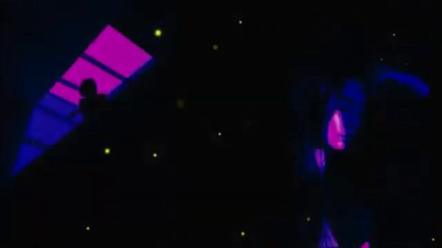 Two Are, Stereo Tourist - Walking In Silence (Original Mix) смотреть онлайн