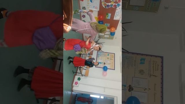 Садыр атындагы орта мектеп 2 а сынып окушылары 8 март смотреть онлайн