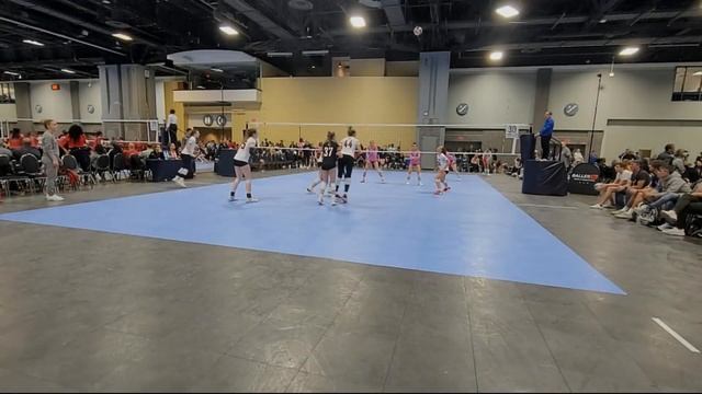 Bridgit Murphy, 6'0" MB, Class of 2025, Revolution PGH 16 White смотреть онлайн
