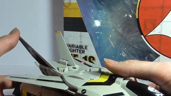Robotech - Macross VF-1S - Roy Focker Valkyrie Starfighter (Transformers Jetfire) - FULL HD