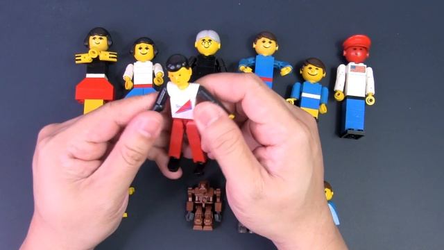 Subscriber Mail - Vintage LEGO Figures in a Custom LEGO City? смотреть онлайн