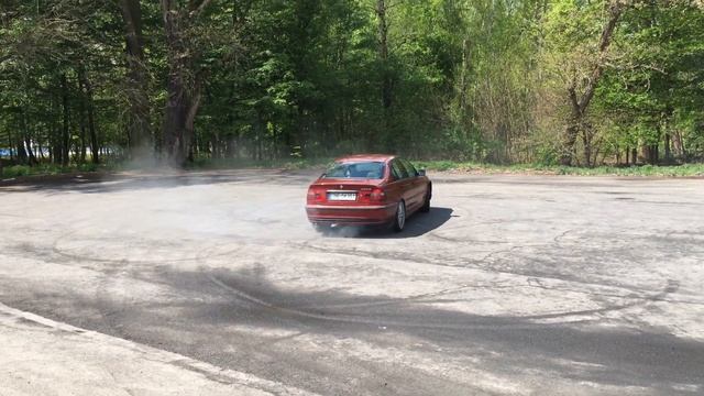 Дрифт BMW E46 320d, первые круги. смотреть онлайн