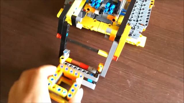 Lego Technic COZMO