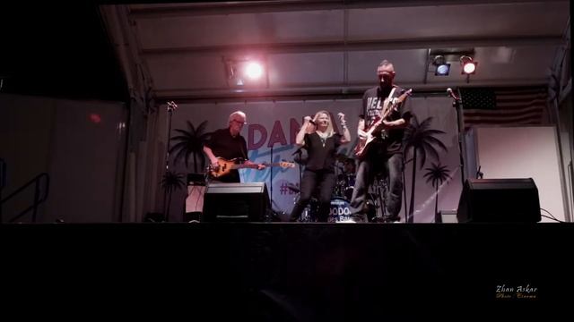 Hoochie Coochie Gal - Hoodoo Blues Band смотреть онлайн
