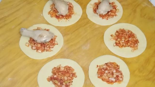 Слоенная.Вкусная самса куриных Самбусаи варақи бомаза бо гушти мурғ 🍗🍗🍗🍗👍👩🍳 смотреть онлайн