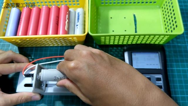 評估多種電池的健康度 YR1035+內阻測試器開箱試用 смотреть онлайн