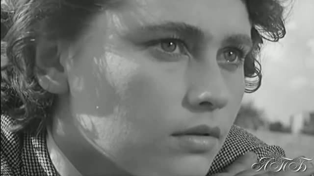 Алена Петровская " А кто-то третий... " смотреть онлайн