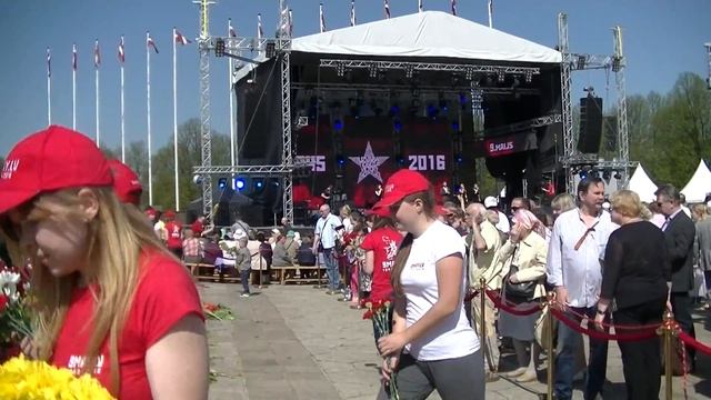 песня весна 45 года 9 5 2016 Рига смотреть онлайн