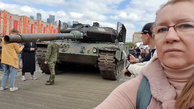АБРАМС и ЛЕОПАРД На ПОКЛОННОЙ ГОРЕ смотреть онлайн