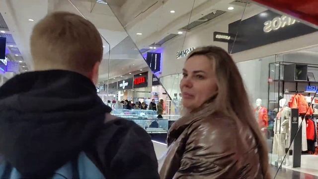 Забрали Юлю и уехали / ищем шлёпки смотреть онлайн