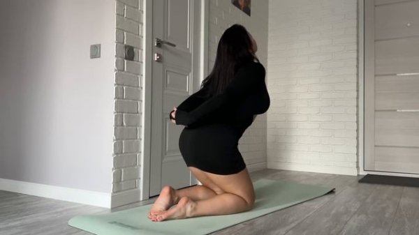 Home Black Workout exercise