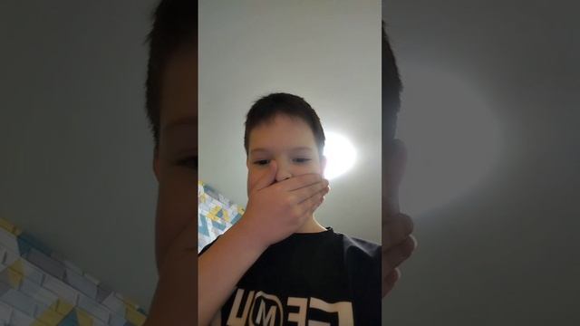 Бекон купил батон