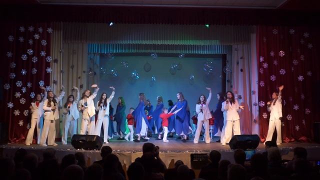 Эстрадная группа " Крутые девчонки" - Главное на свете - это наши дети смотреть онлайн