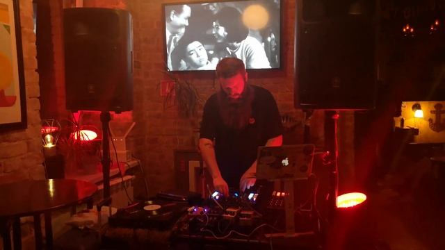 Стис Крабоусиков - DJ-сет @ Live In 